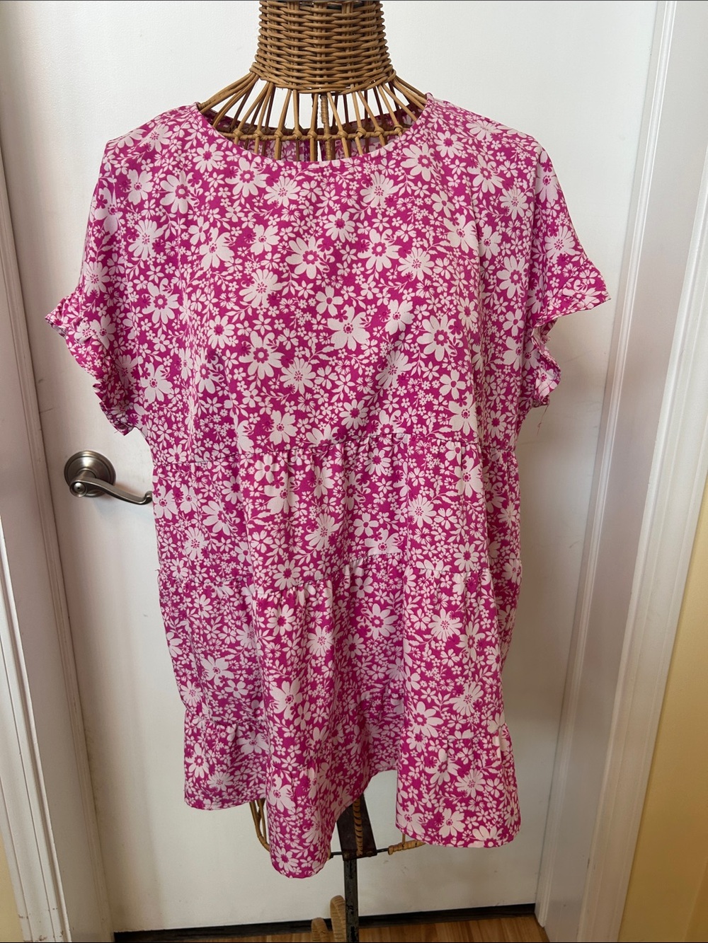 Floral Ruffle Sleeve Tunic Top in Pink